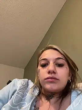 chloetease online show from October 26, 2025, 4:51 pm