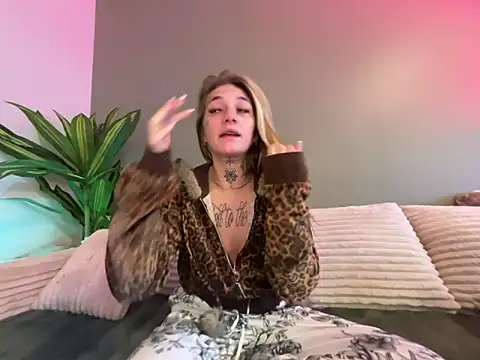 chloetease online show from March 2, 2026, 3:41 pm