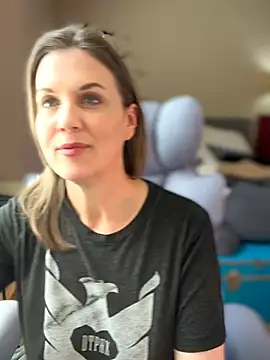 MaiseKnox online show from April 12, 2026, 5:38 pm