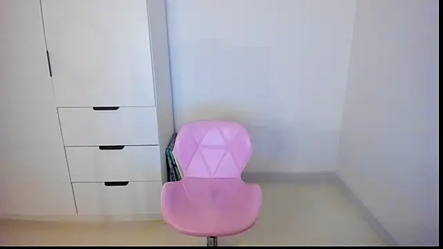 MiaStripDance online show from January 7, 2026, 3:50 pm