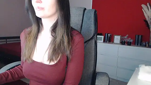 Alina Lamour online show from February 15, 2026, 7:24 pm