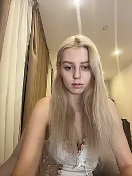 AnikaBest online show from November 2, 2025, 8:03 pm