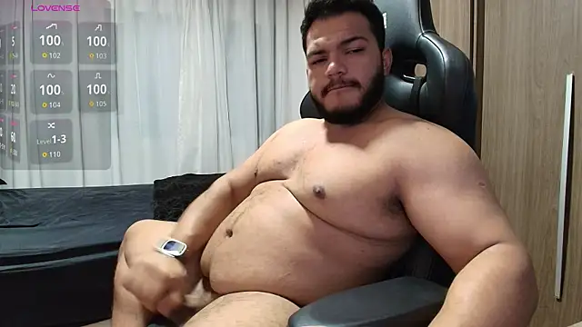 Snapshot of theusxbear chatting on July 13, 2026, 7:24 pm theusxbear online show from July 13, 2026, 7:24 pm