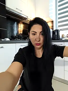 charrlote love online show from October 8, 2025, 7:32 am