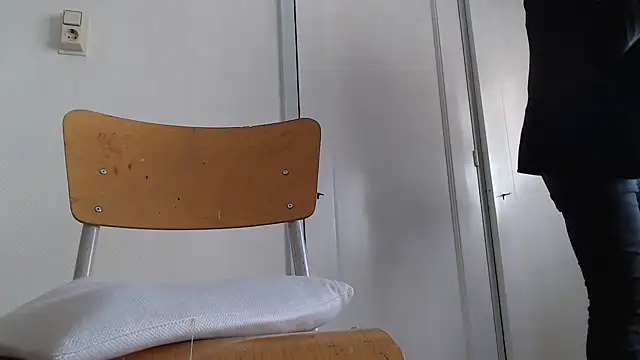 Snapshot of papiculo86 chatting on February 14, 2025, 10:06 am papiculo86 online show from February 14, 2025, 10:06 am