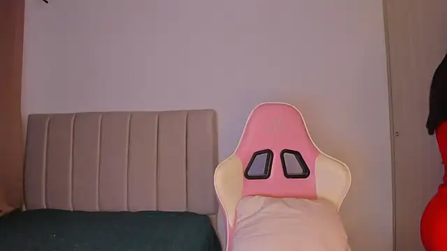 isa bunny online show from April 17, 2026, 4:48 am