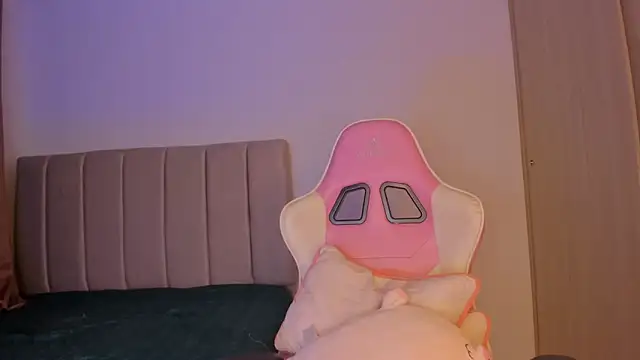 isa bunny online show from February 20, 2026, 2:19 am