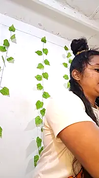 shayna all online show from October 27, 2025, 6:20 pm