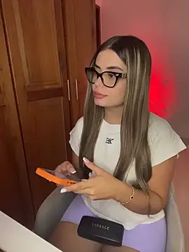 Miss valeriaa online show from April 6, 2026, 11:06 pm