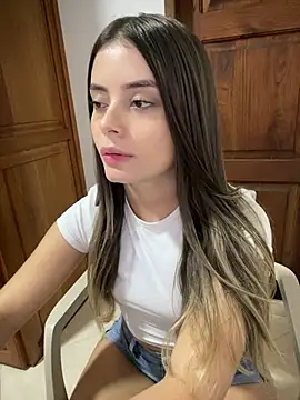 Snapshot of Miss_valeriaa chatting on February 8, 2025, 12:38 am Miss valeriaa online show from February 8, 2025, 12:38 am