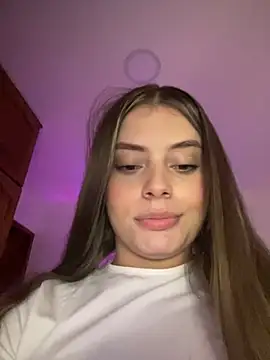 Snapshot of Miss_valeriaa chatting on March 5, 2025, 10:32 pm Miss valeriaa online show from March 5, 2025, 10:32 pm