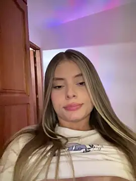 Snapshot of Miss_valeriaa chatting on March 13, 2025, 4:45 pm Miss valeriaa online show from March 13, 2025, 4:45 pm