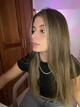 Snapshot of Miss_valeriaa chatting on March 15, 2025, 3:59 pm Miss valeriaa online show from March 15, 2025, 3:59 pm