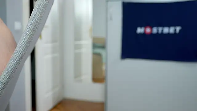 foxeslovefoxes online show from January 6, 2025, 4:13 pm