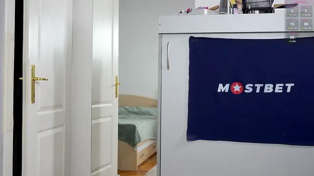 foxeslovefoxes online show from December 14, 2024, 5:25 pm