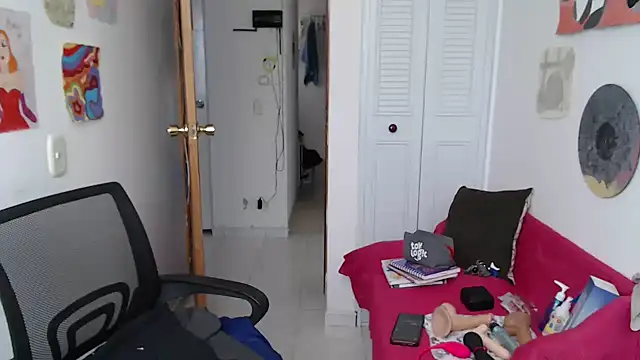 soynanabela28 online show from September 16, 2025, 5:03 pm