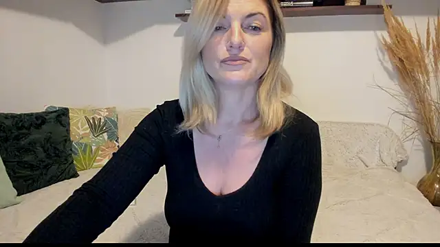 Jadore able online show from November 8, 2025, 2:37 am