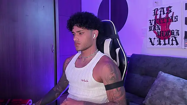 Alessandro Vanni online show from April 15, 2026, 1:48 pm