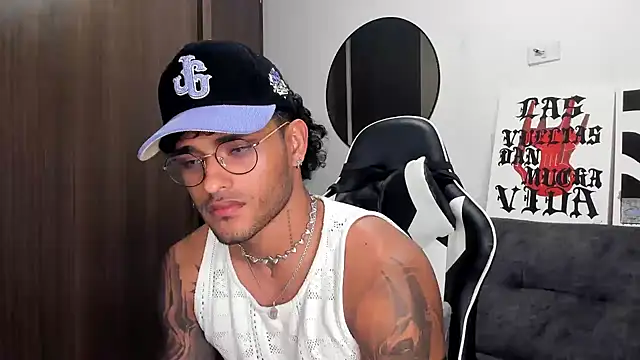 Alessandro Vanni online show from October 10, 2025, 1:17 am