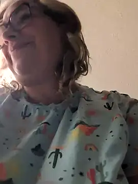 Snapshot of Canadian_BBW chatting on July 16, 2026, 1:52 pm Canadian BBW online show from July 16, 2026, 1:52 pm
