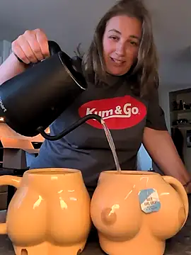 Snapshot of Canadian_BBW chatting on November 21, 2025, 9:58 pm Canadian BBW online show from November 21, 2025, 9:58 pm