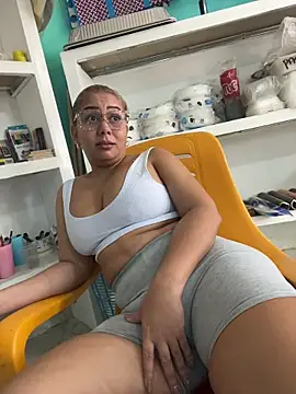 maymercy online show from October 8, 2025, 2:40 pm