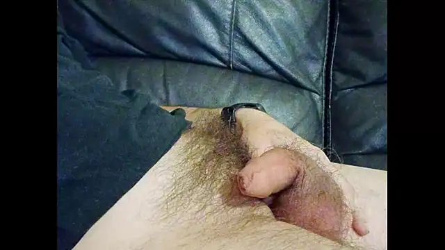 hairyuncut00 online show from November 12, 2025, 2:48 am