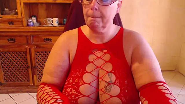 Snapshot of MISS_LINDAH chatting on March 1, 2026, 6:24 am MISS LINDAH online show from March 1, 2026, 6:24 am