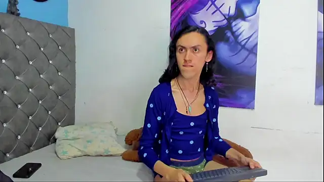 Snapshot of Karol_fenixx chatting on September 14, 2025, 1:17 am Karol fenixx online show from September 14, 2025, 1:17 am