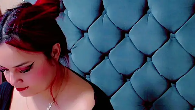 Imannejulienne online show from September 14, 2025, 12:33 am