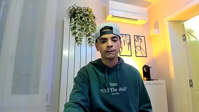 dylancrugerx online show from December 8, 2024, 6:17 pm