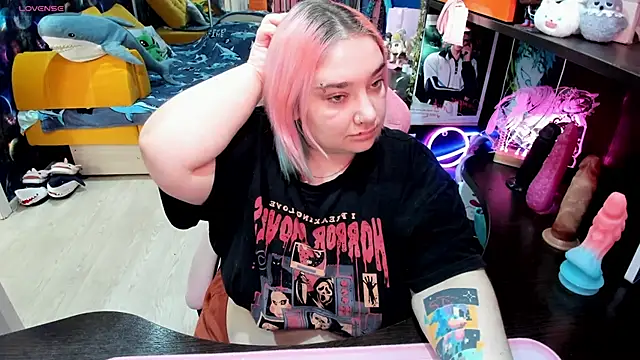 Softie Sofy online show from February 21, 2026, 3:19 am