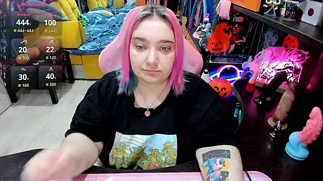 Softie Sofy online show from October 26, 2025, 3:51 am