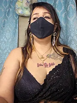 cute-tanvi online show from November 26, 2025, 12:54 am