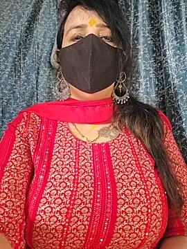 cute-tanvi online show from May 25, 2026, 1:05 am