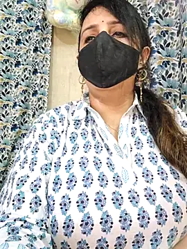 cute-tanvi online show from October 16, 2025, 1:14 am