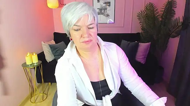 Snapshot of CarmenSoft chatting on February 19, 2025, 3:28 am CarmenSoft online show from February 19, 2025, 3:28 am
