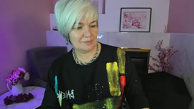 CarmenSoft online show from October 26, 2025, 8:31 pm