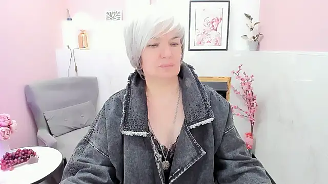Snapshot of CarmenSoft chatting on May 10, 2026, 9:46 am CarmenSoft online show from May 10, 2026, 9:46 am