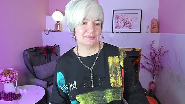 CarmenSoft online show from November 2, 2025, 9:09 pm