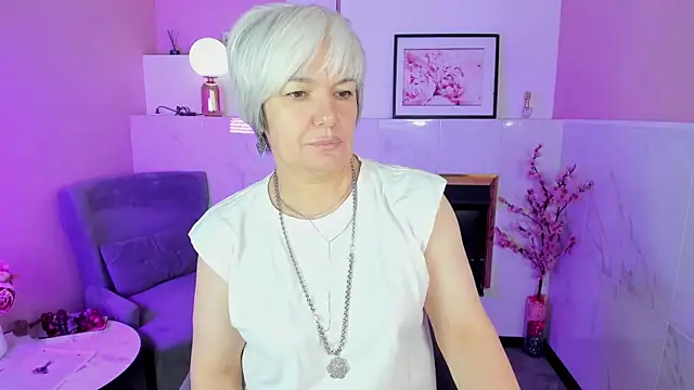 Snapshot of CarmenSoft chatting on September 17, 2025, 8:44 pm CarmenSoft online show from September 17, 2025, 8:44 pm