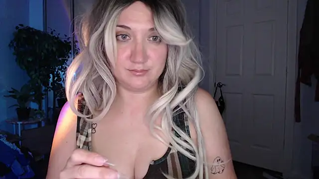 Snapshot of GoddessEmmy chatting on May 21, 2026, 7:50 am GoddessEmmy online show from May 21, 2026, 7:50 am
