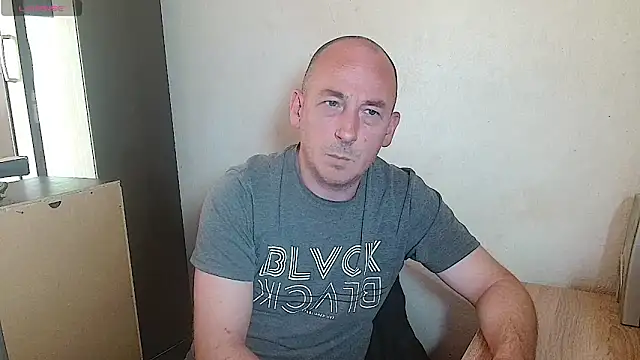 Snapshot of Johan___Barker chatting on April 22, 2026, 12:01 pm Johan Barker online show from April 22, 2026, 12:01 pm