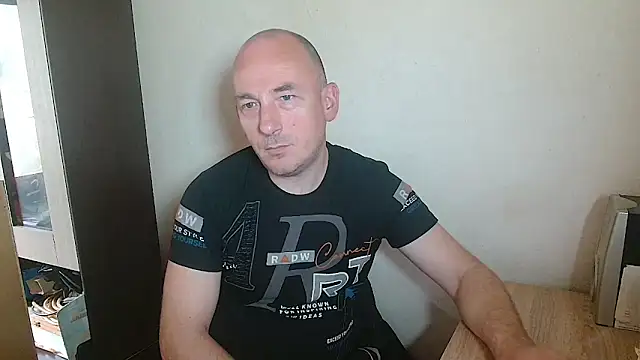 Snapshot of Johan___Barker chatting on April 1, 2026, 11:33 am Johan Barker online show from April 1, 2026, 11:33 am
