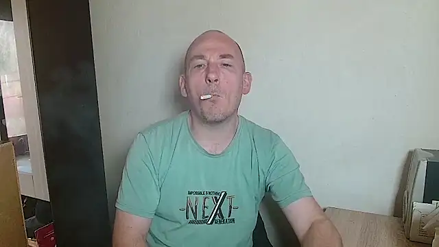 Snapshot of Johan___Barker chatting on March 18, 2026, 12:30 pm Johan Barker online show from March 18, 2026, 12:30 pm