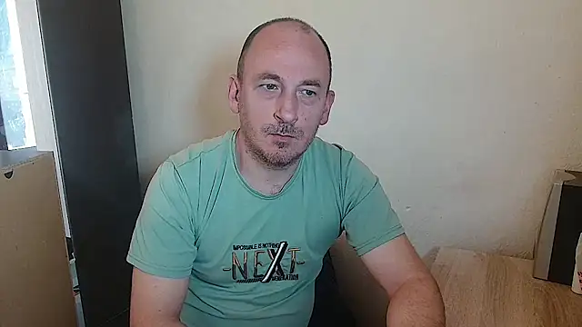 Snapshot of Johan___Barker chatting on March 11, 2026, 1:27 pm Johan Barker online show from March 11, 2026, 1:27 pm
