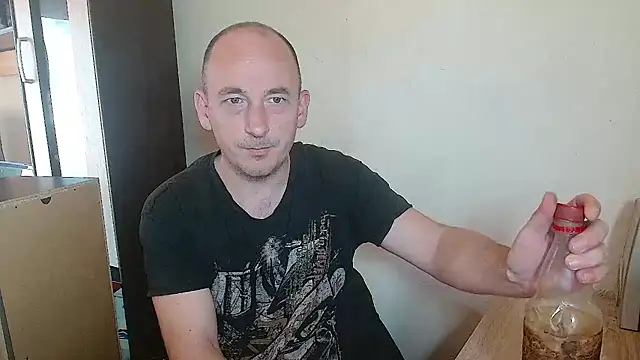 Snapshot of Johan___Barker chatting on March 25, 2026, 12:48 pm Johan Barker online show from March 25, 2026, 12:48 pm