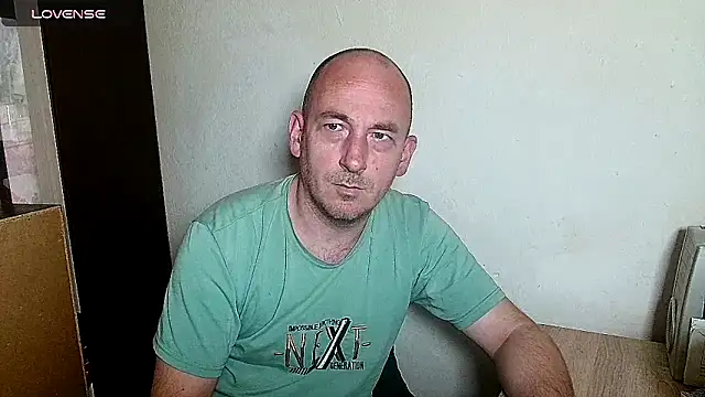 Snapshot of Johan___Barker chatting on March 19, 2026, 2:28 pm Johan Barker online show from March 19, 2026, 2:28 pm