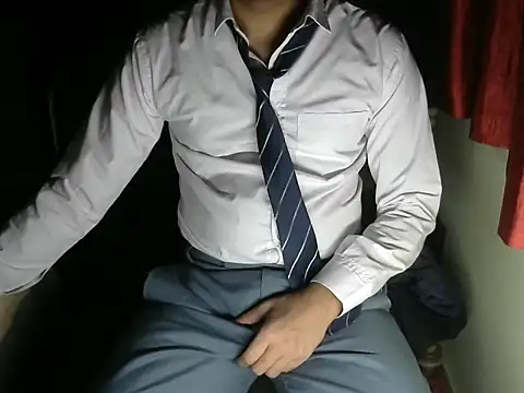 Snapshot of aloneboy1996 chatting on January 5, 2026, 6:44 pm aloneboy1996 online show from January 5, 2026, 6:44 pm