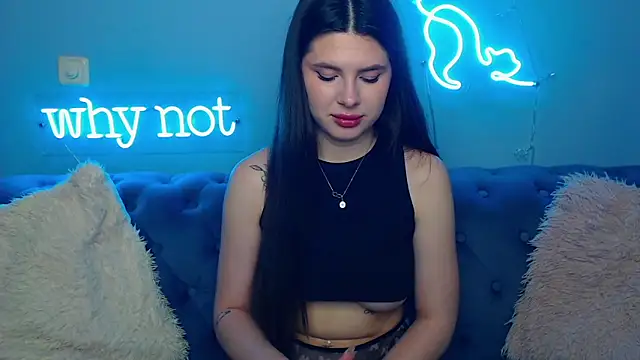 ViollinaLove online show from March 28, 2026, 5:52 am